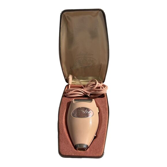 Vintage 1960's Lady Sunbeam Electric Shaver With Built-In Light Works Great - Picture 1 of 16